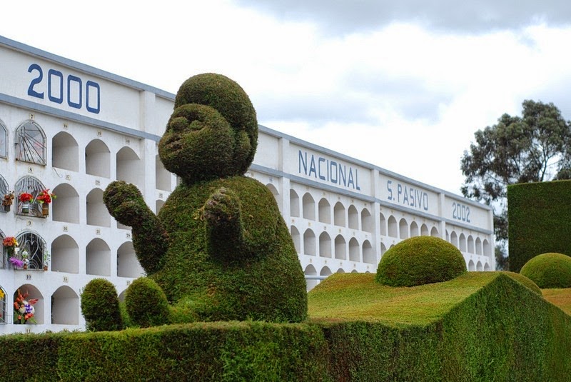 topiary-cemetery-tulcan-6