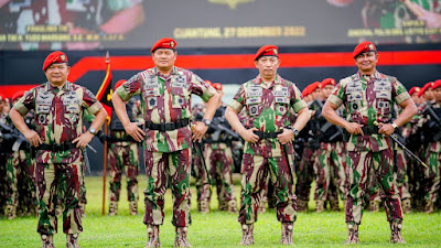 Kapolri Menerima Baret Merah Kopassus