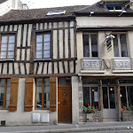 Rue de Paris : façade à colombages