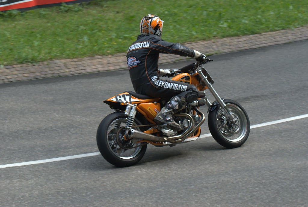 Une harley qui glisse. DSC08588