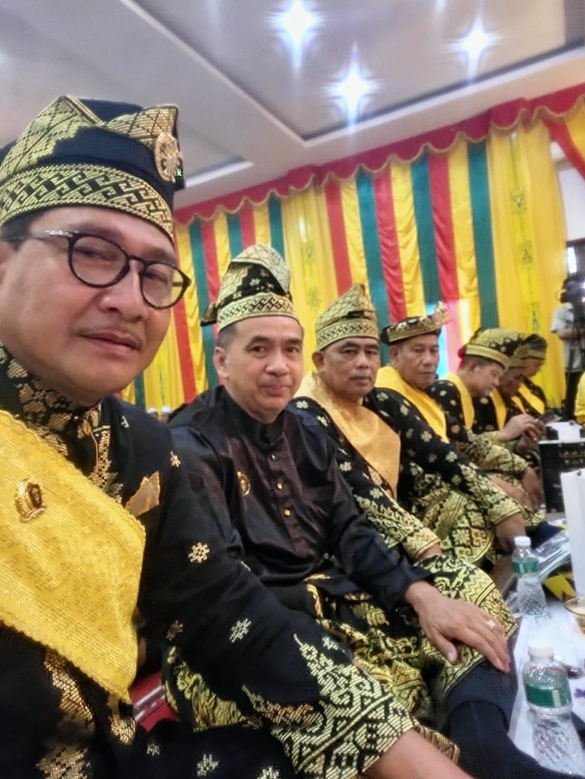 Ketua DPRD Inhil Berikan Ucapan Selamat Atas Pemberian Gelar Adat Kepada Kejati Riau, Simak Disini 