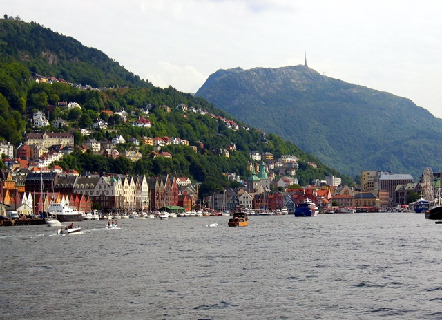 BERGEN. - NORUEGA I. DE TRONDHEIM A OSLO. FIORDOS Y GLACIARES. (6)