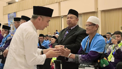 Kloter Pertama Jamaah Haji Asal Jawa Barat Diberangkatkan