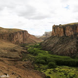 Toca descer e cruzar o Canion do Rio Pinturas de volta, Argentina