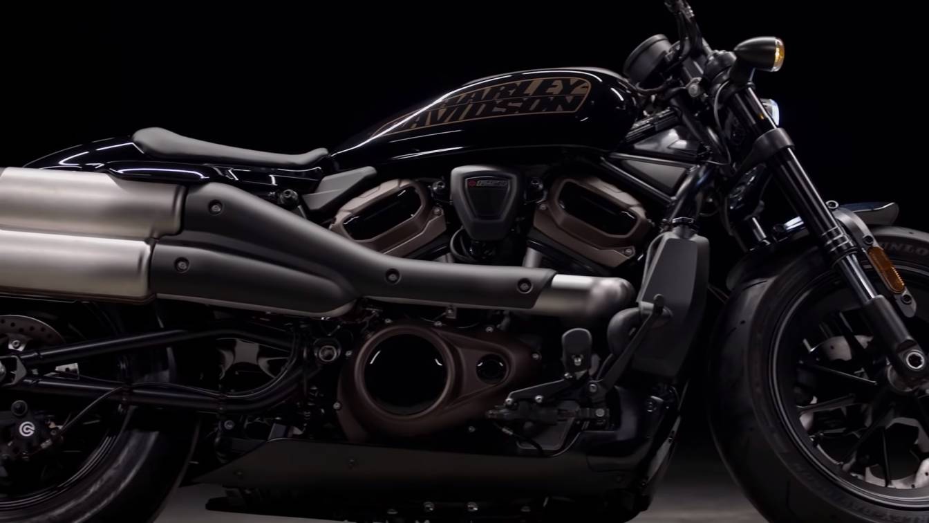 Harley-Davidson America's largest motorcycle camp has released a new teaser That there will be a new set on January 26, 65 with Harley-Davidson. leaving a message about starting the new year with a new motorcycle    By preparing to reveal around the world on January 26 with a teaser that Harley-Davidson has released a mysterious expression that seems to have left only a shadow from the car and body Including the slogan that hints at 'farther faster', although the details are not very clear. For a new car that is about to be introduced in the new camp of Harley-Davidson at the moment, but when considering with the aggression of Harley-Davidson With the new Revolution Max 1250 engine available in the upcoming Sportster S and Pan America models. Which could be expected that this new model would come in the form of the same powerhouse for sure.    For anyone who is a disciple of the camp Harley-Davidson And then have to be patient and wait a little longer. For a chance to see a new look with the Harley-Davidson camp in this car!!