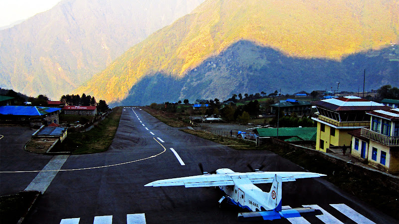 5 Unique Airports That Actually Exists, PTT Outdoor, Tenzing Hillary Airport,