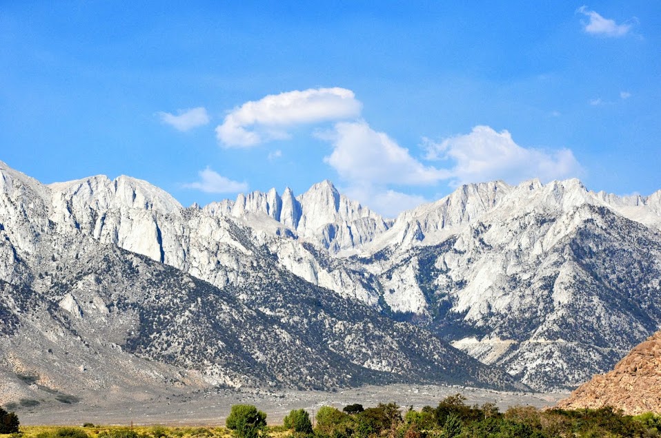 我們登上了惠特尼山（Mt <wbr>Whitney）