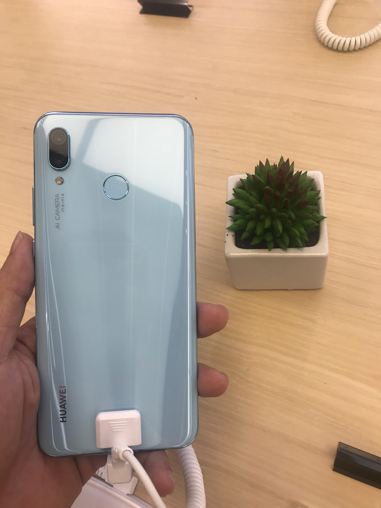 جوال Huawei Nova 3 المميز بتصميم جذاب ومواصفات قوية