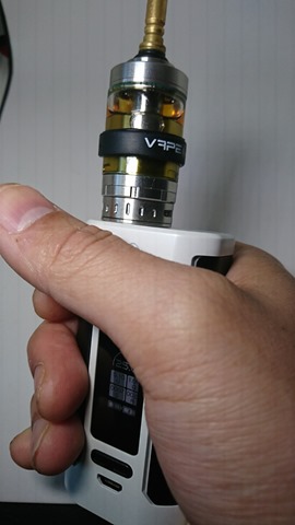 DSC 2399 thumb%25255B2%25255D - 【MOD】「Wismec Predator 228 with Elaboキット」レビュー。プレデターといえばあのハンターを思い出すよねなデュアルバッテリーとアトマのウィズメックプレデターキット。