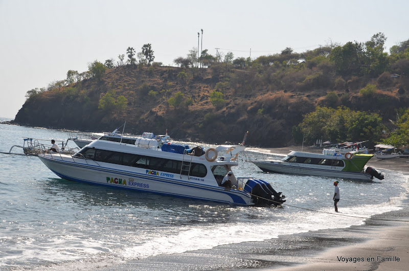 Pacha Express speed boat