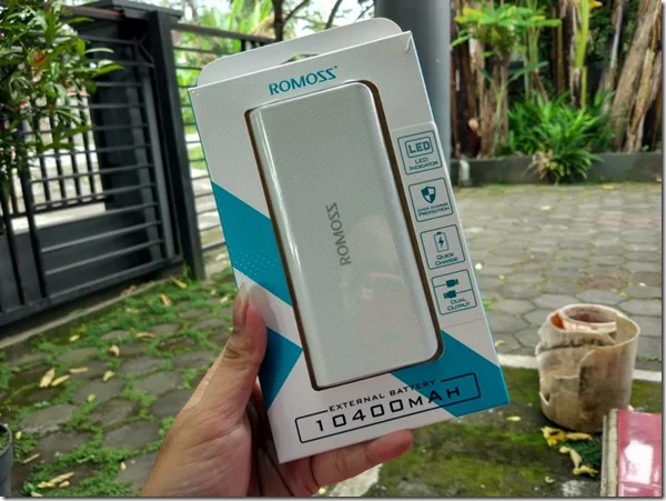 Hands On Power Bank Romoss Sense 4 LED 10400mAh