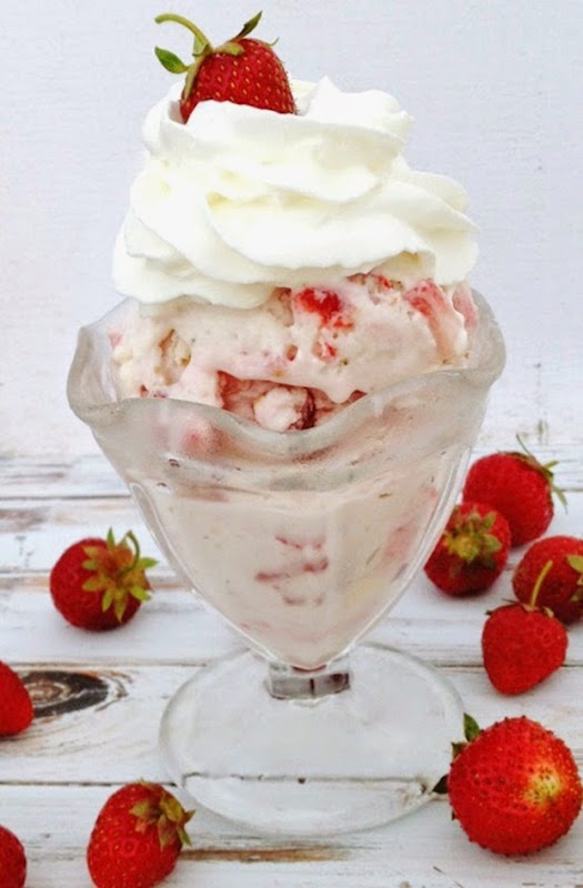 Strawberry Cheese Cake Ice Cream