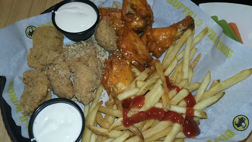 Chicken Wings Restaurant «Buffalo Wild Wings», reviews and photos, 169 Tom Hill Sr Blvd, Macon, GA 31210, USA