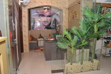 Midas Touch Hair & Beauty Institute & Parlour photo 