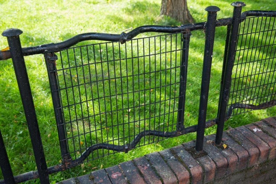 stretcher-railings-3