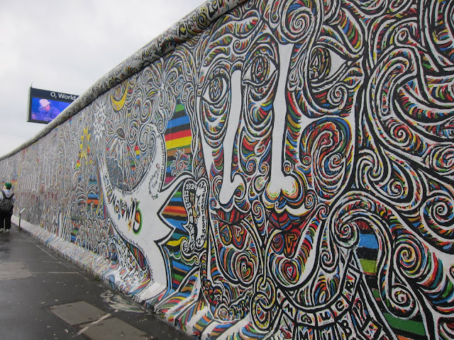 East side gallery, putting the old wall to a good use