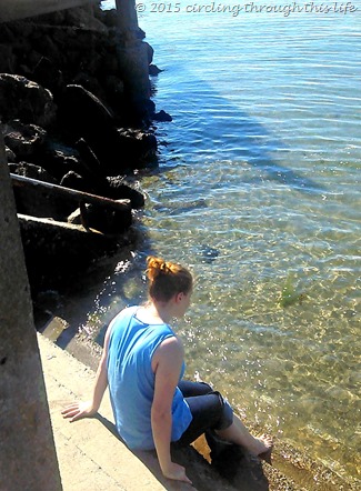 Boobear decides to get her feet wet