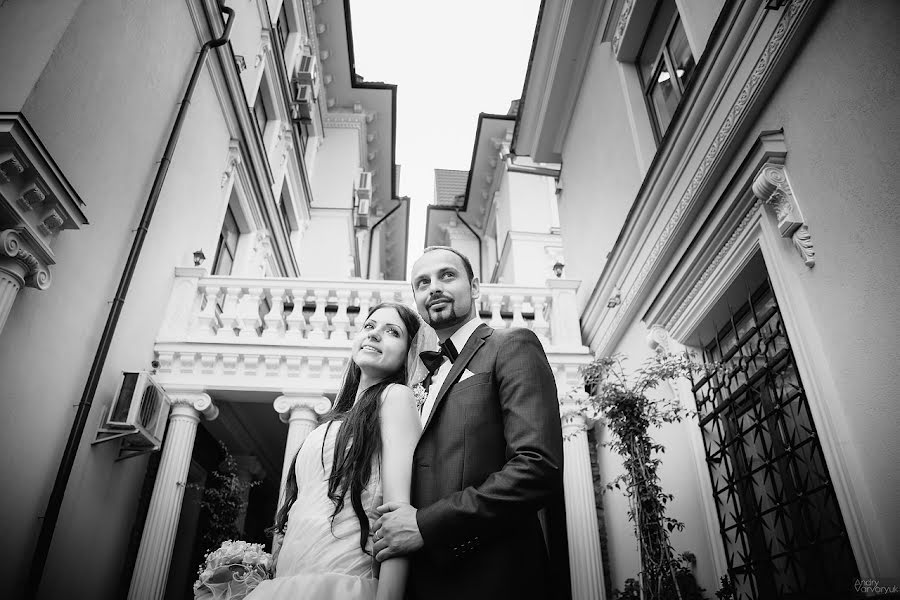 Fotógrafo de casamento Andrey Varvaryuk (andryvar). Foto de 15 de janeiro 2016