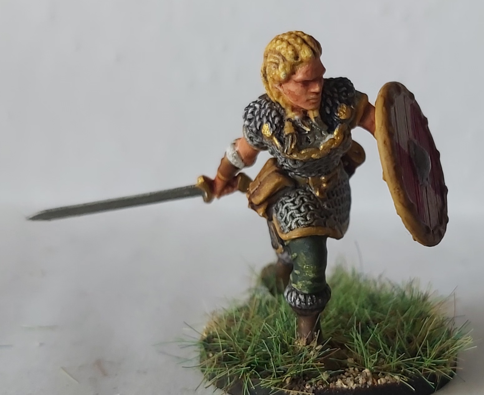 Shield Maidens (4) – Footsore Miniatures & Games Limited