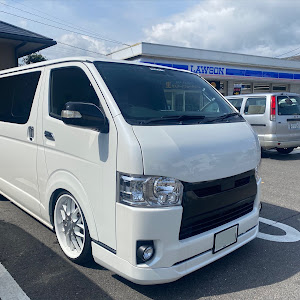 ハイエースバン TRH200V