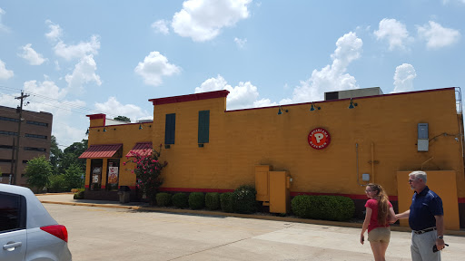 Chicken Restaurant «Popeyes Louisiana Kitchen», reviews and photos, 3208 S University Ave, Little Rock, AR 72204, USA