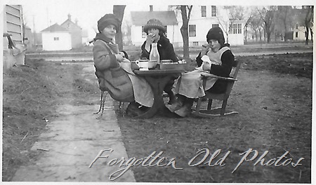 Picnic gals Pequot Lakes