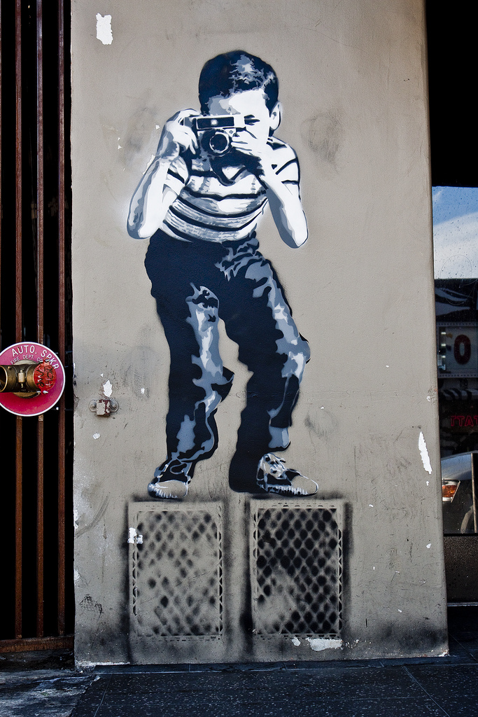 Mr Brainwash paints Banksy Oscar stencil in LA BA Street Art