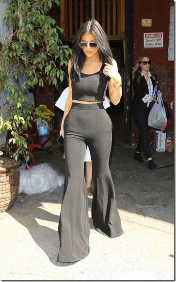 740full-kylie-jenner (12)