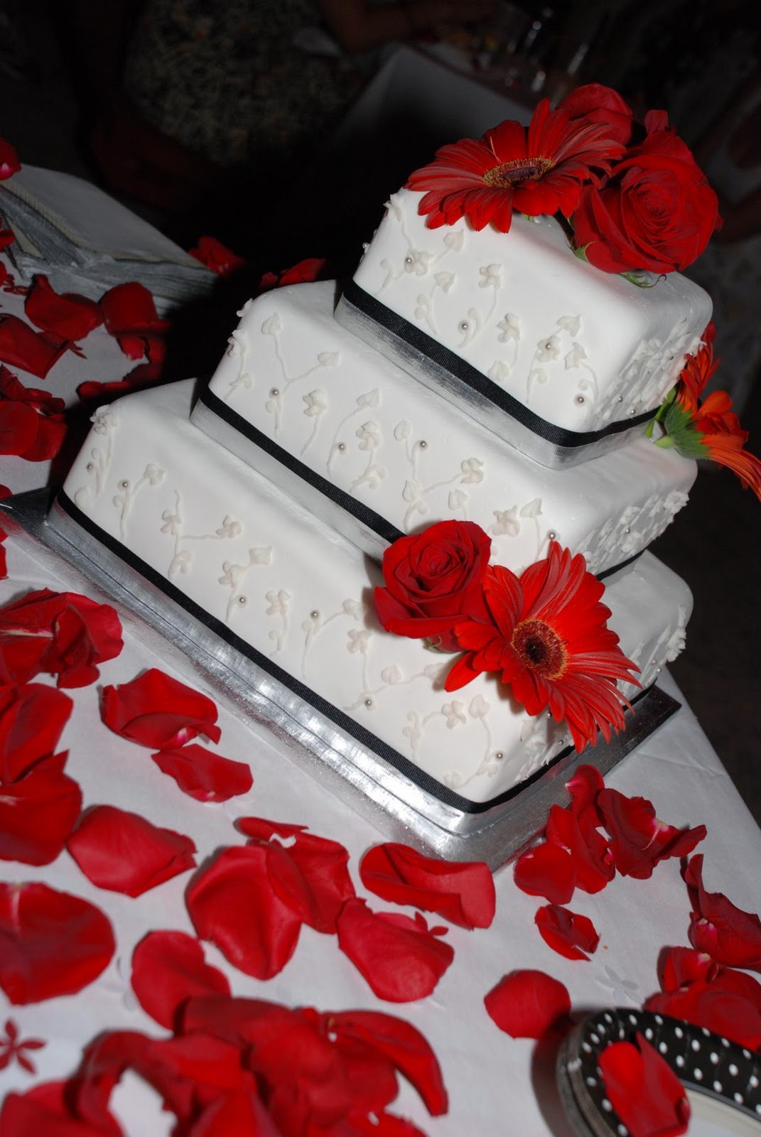 simple wedding cake 2011