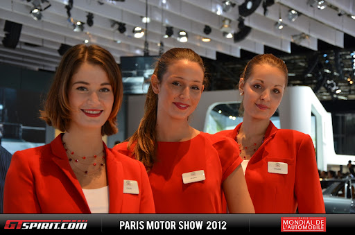 paris-motor-2012-girls-part-2-017