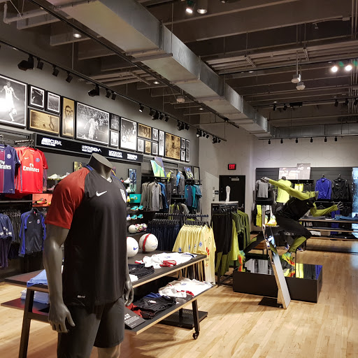 Clothing Store «Nike The Grove», reviews and photos, 189 The Grove Dr, Los Angeles, CA 90036, USA