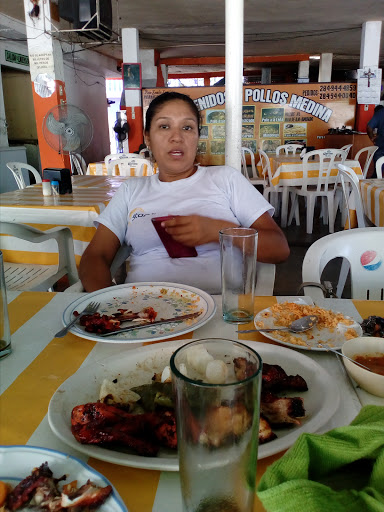 Pollos Medina, de vereda, 5 de Mayo 7, Centro, Lerdo de Tejada, Ver., México, Restaurante de comida para llevar | VER