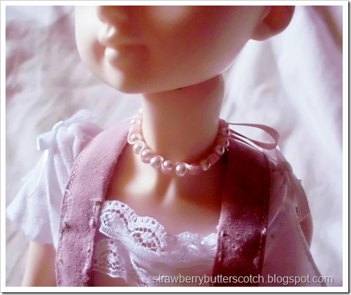 5 a Week: Jewelry for Dolls: Pearl and Ribbon Necklace