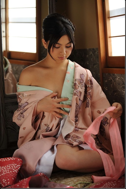 Saori Hara in Kimono_246748-0046