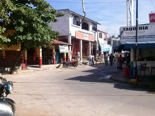 Neto, 5 de Mayo 156, Centro, 40850 Petatlán, Gro., México, Supermercados o tiendas de ultramarinos | GRO