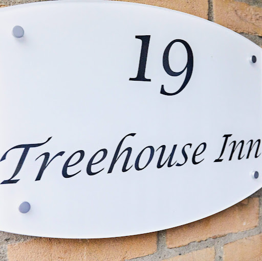 Treehouse Inn logo