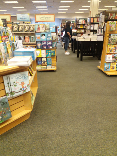 Book Store «Barnes & Noble», reviews and photos, 1091 El Camino Real, Redwood City, CA 94063, USA