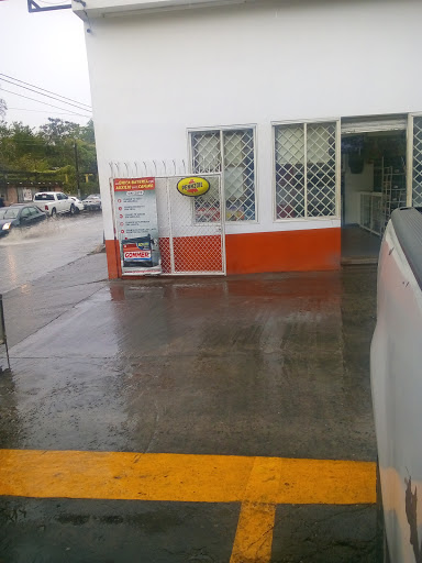 Italika - Villa Motors, Francisco I Madero 625, Barrio del Zapote, 93400 Papantla de Olarte, Ver., México, Concesionario de motos | VER