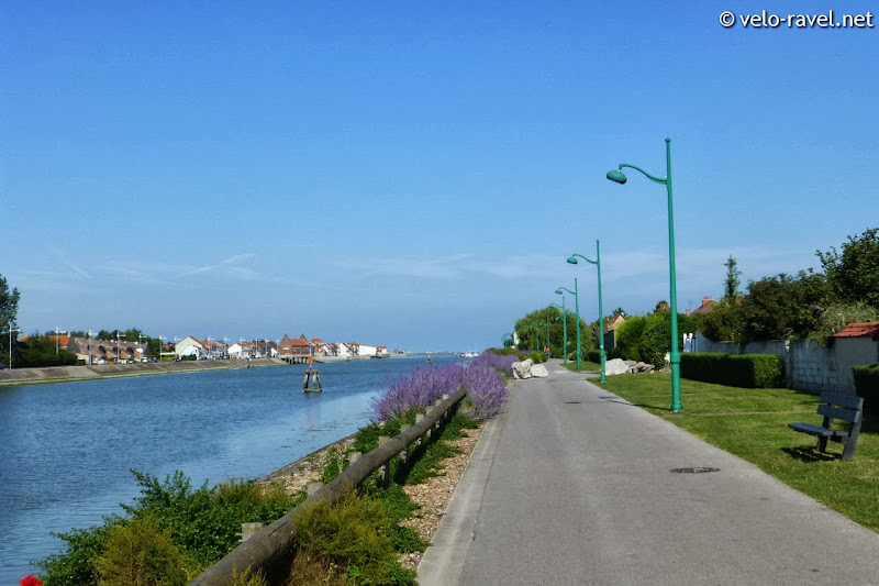 Aa le long de la rivière 2013-09-03%2520Gravelines%2520L%2527Aa%2520entre%2520le%2520port%2520et%2520la%2520digue%252019