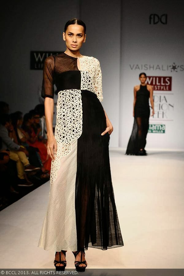 Sonalika showcases a creation by fashion designer Vaishali S on Day 5 of Wills Lifestyle India Fashion Week (WIFW) Spring/Summer 2014, held in Delhi.<br /> 