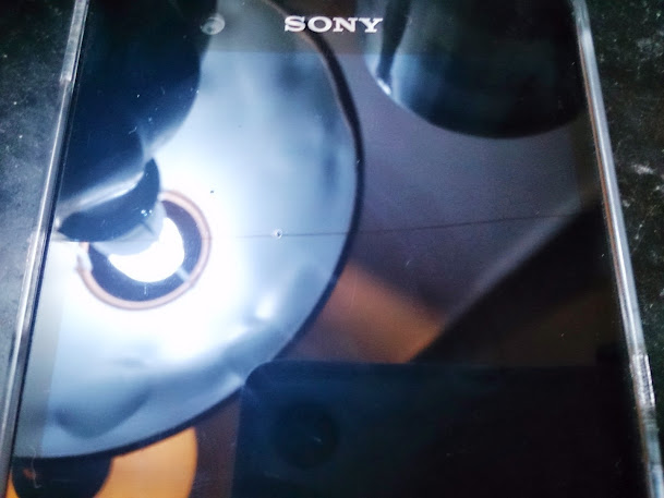 Témoignages Xperia Z : fissure ou écran cassé, surchauffe, pas si solide le  Sony ? - Forums CNET France