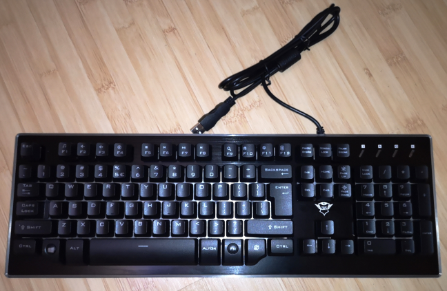 El teclado Trust GXT 860 Thura