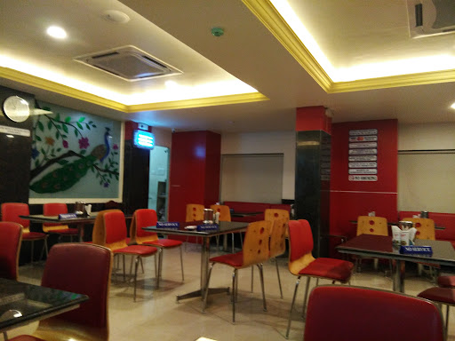 Hotel Saravana Bhavan, Opp New Bus Stand, Vellore-Katpadi Rd, Samuel Nagar, Thottapalayam, Vellore, Tamil Nadu 632012, India, South_Indian_Restaurant, state TN