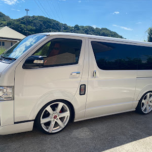 ハイエースバン TRH200V