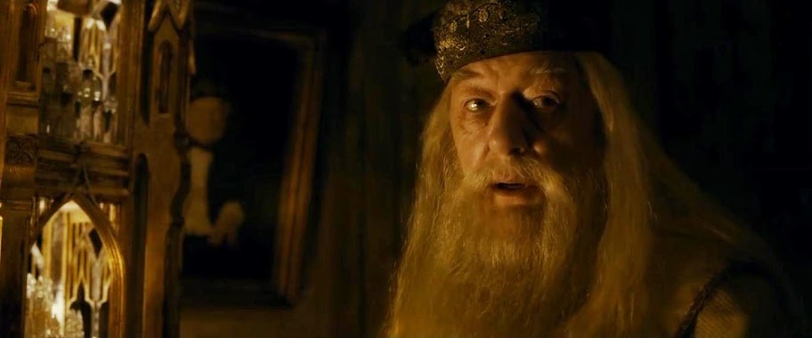 Screen Shot Of Hollywood Movie Harry Potter and the Half-Blood Prince (2009) In Hindi English Full Movie Free Download And Watch Online at worldfree4u.com