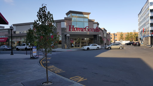Home Goods Store «Home Goods», reviews and photos, 3 Main St, Edgewater, NJ 07020, USA
