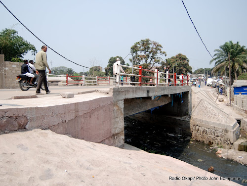 Construction d'un pont de 600 mètres qui enjambe la vallée de Msikaba