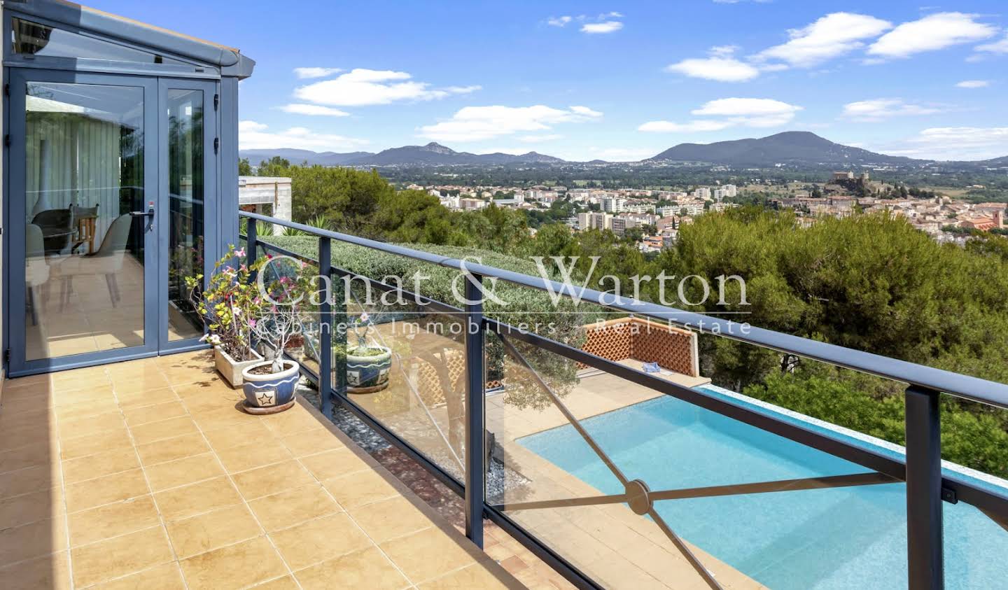 Villa with pool and terrace La garde