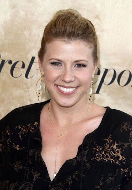 Jodie Sweetin Profile Pics Dp Images