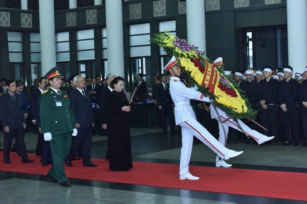 Đoàn Quốc hội do đồng chí Nguyễn Thị Kim Ngân, Ủy viên Bộ Chính trị, Chủ tịch Quốc hội làm Trưởng đoàn vào viếng đồng chí Lê Đức Anh. Ảnh VGP/Nhật Bắc